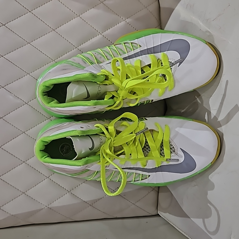 Nike Hyperdunks Size 7 - image 1